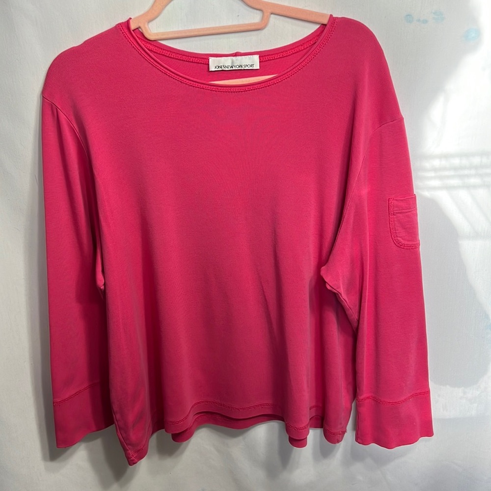 Jones New York Sport long sleeve tee, (L). Pocket on right shoulder, pit-pit 25”